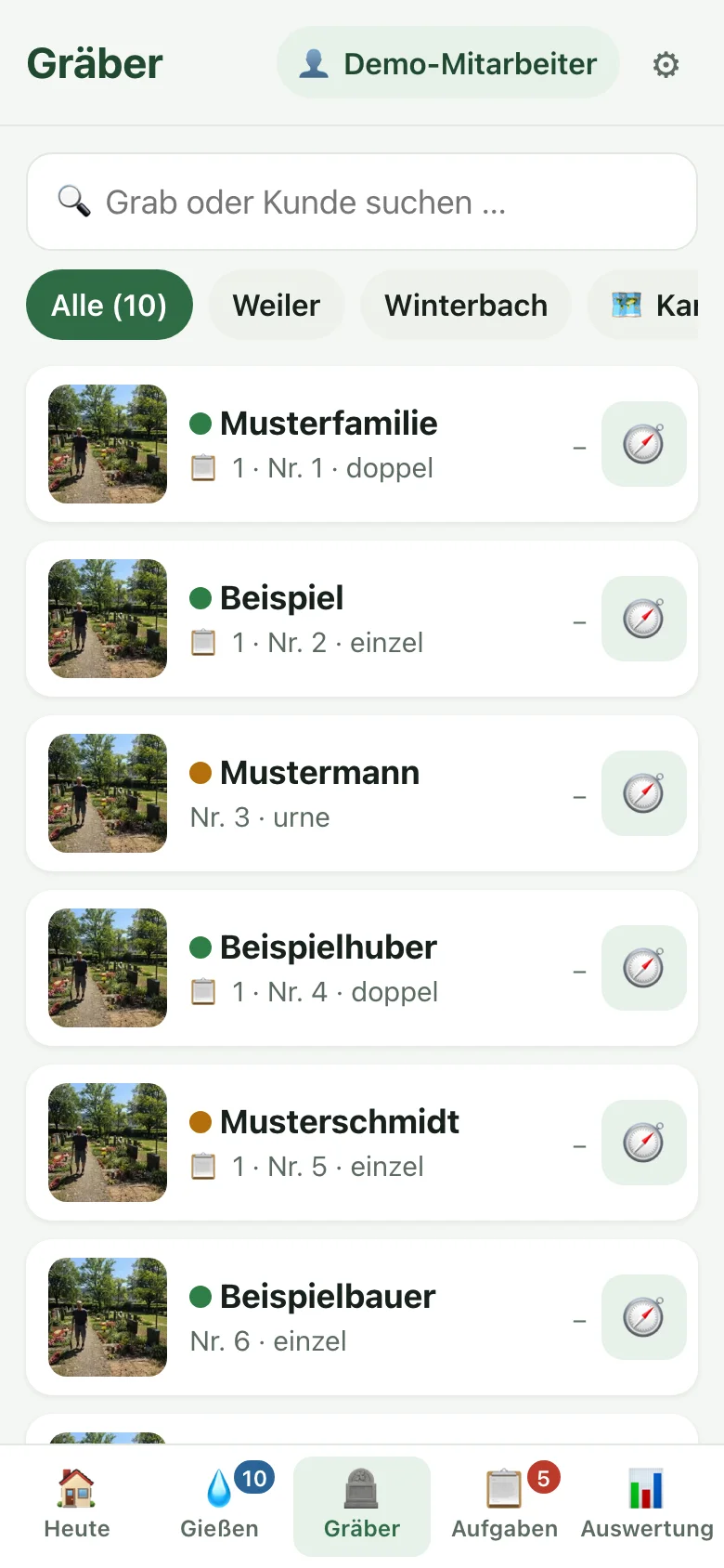 App-Ansicht &bdquo;Gr&auml;ber&ldquo;: durchsuchbare Grabliste je Friedhof mit Foto, Grabart und Status.